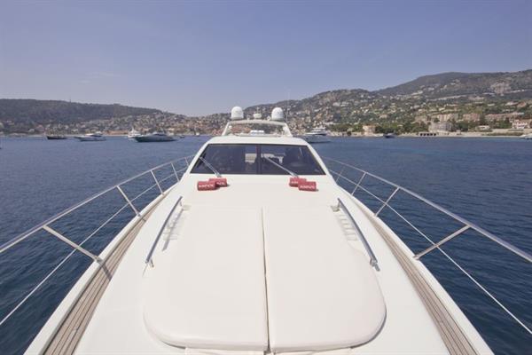 Azimut yacht charter France