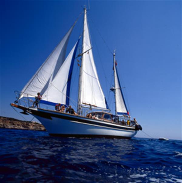 vita bel yacht charter mallorca