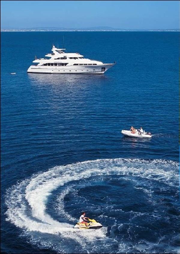 blue water yacht charter